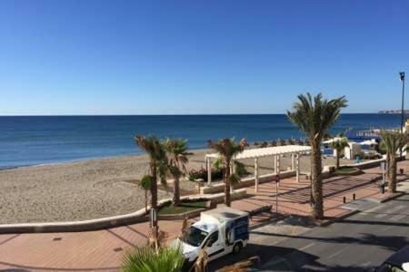 Espectacular 1ª Linea De Playa...Te Enamoraras!!! Apartment ฟูเอนฮิโรลา ภายนอก รูปภาพ